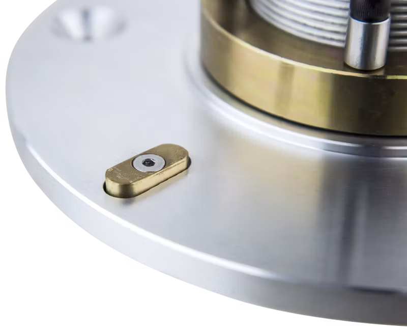 Kupo KS-662 Mitchell To Elemack Adapter With Castlenut
