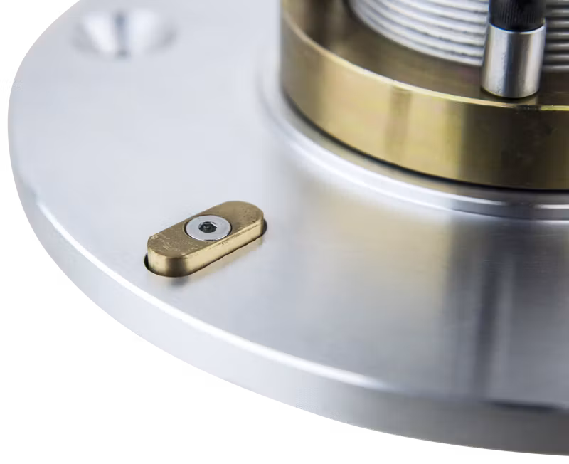 Kupo KS-662M Mitchell To Elemack/Euro Adapter With Castlenut(M12)