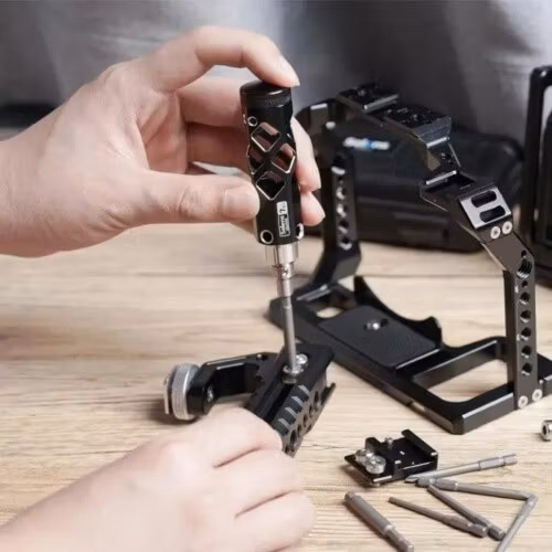 Multifunctional?Screwdriver