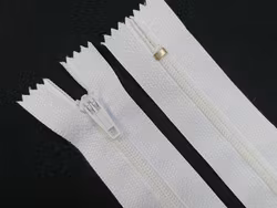 D802 Blixtlås spiral ej delbar 5 mm Vit (5/25 st)