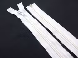 D303 Blixtlås 50 cm spiral delbar 6 mm vit