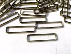 S895 Rektangel 40 mm mörk silver