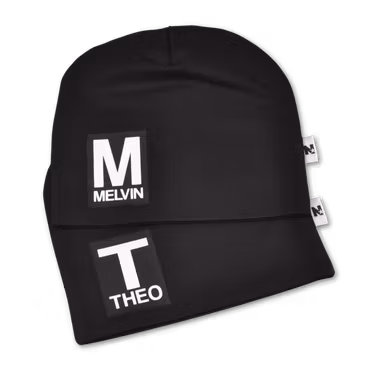 Svart namnmössa - Bokstav och namn