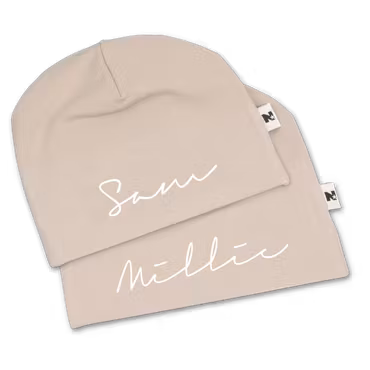 Beige namnmössa - Signatur