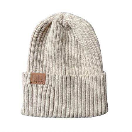 Novisen Design - Stickad mössa - Creme
