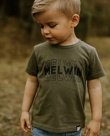 T-shirt - Namn X3 (militärgrön)