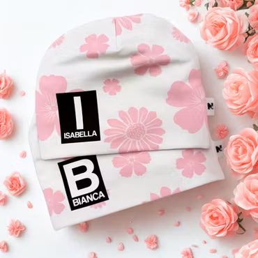 Namnmössa - Blommor (rosa)