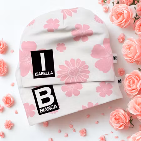 Namnmössa - Blommor (rosa)