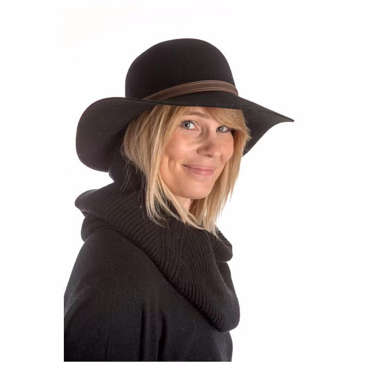 MJM - M.J. Michaelsen Loretta W Woolfelt WR Crush Black