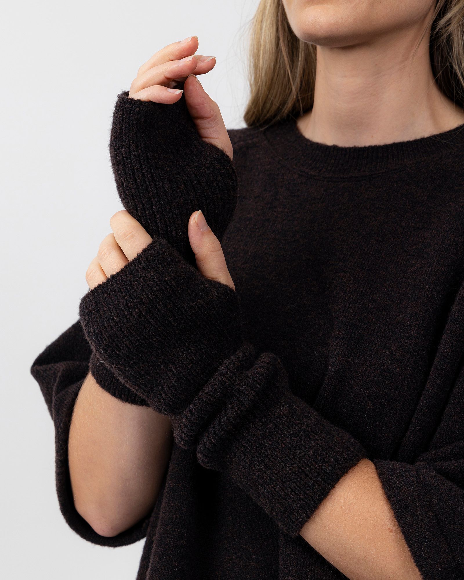 Holebrook Sweden Handledsvärmare Vänern Wristwarmer Dark Chocolate