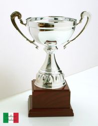 Silvercup Genova med träsockel och vinylskylt