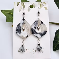 Stor öppen droppe med pärlor