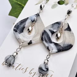 Stor öppen droppe med pärlor