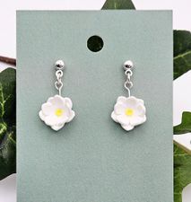 Små vita blommor