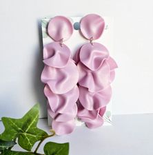 Rosa vågformade cirklar