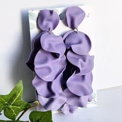 Lila vågformade cirklar