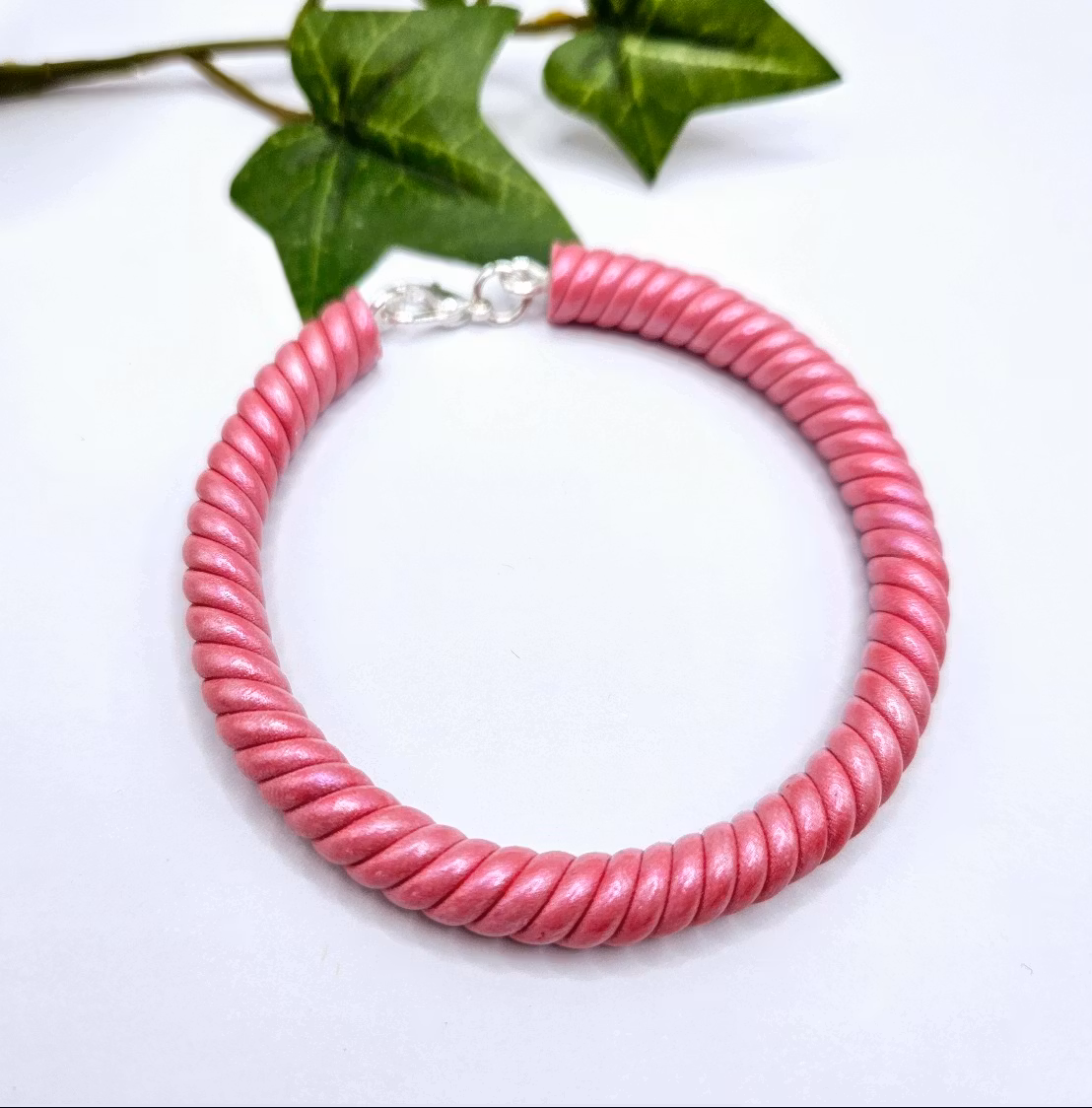 Skimrande rosa armband
