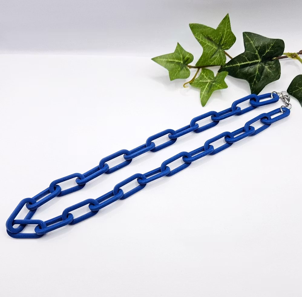 Mörkblått kedjehalsband