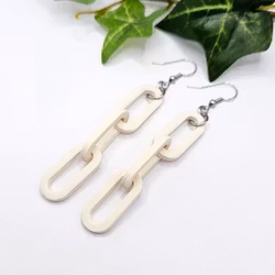 Naturvita kedjeörhängen