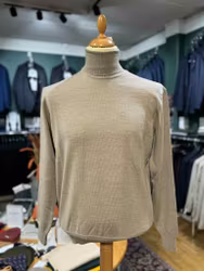Turtleneck  stickad merino - beige