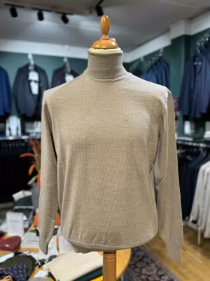 Turtleneck  stickad merino - beige
