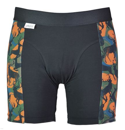 På tillfälligt besök. Kalsong med hjortar och camo