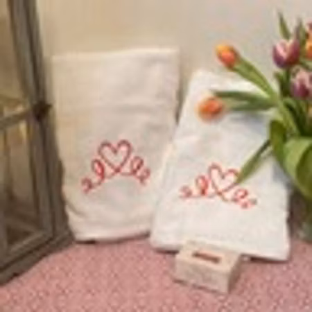 Gästhandduk 30x50cm med broderat hjärta
