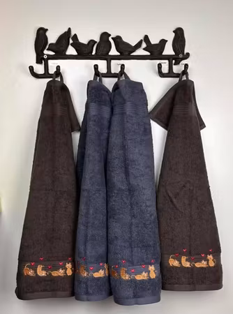 Badlakan 70x140 cm med 4  broderade, gulliga katter