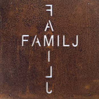 Skylt familj