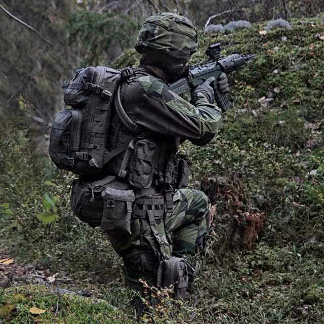 Snigel - 30L Specialistryggsäck -14 - Black