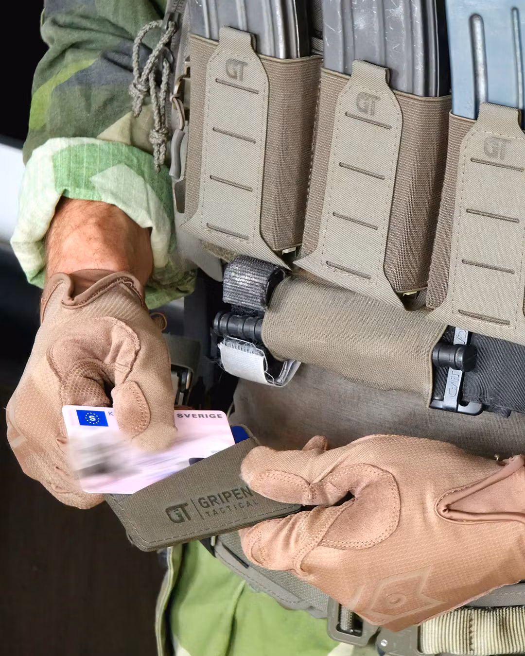 Gripen Tactical - CardVault - Svart