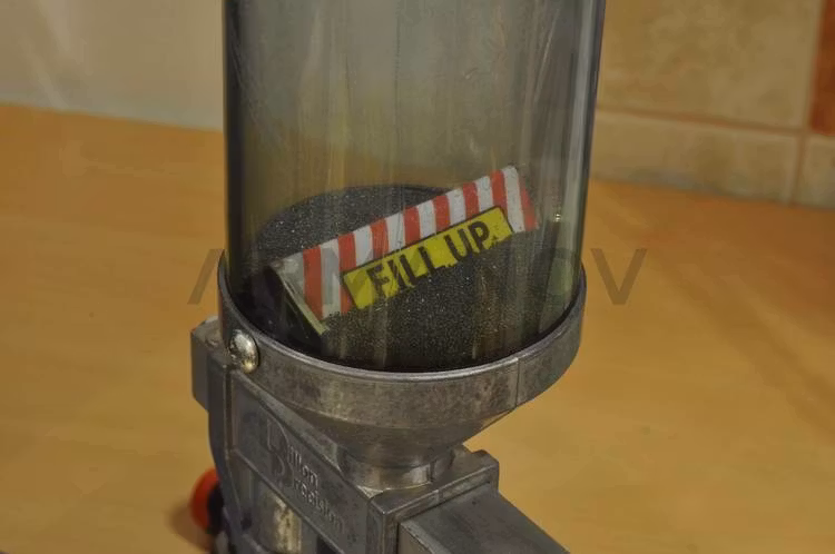 Armanov - Powder Baffle with Visual Alarm for Dillon Powder Measure