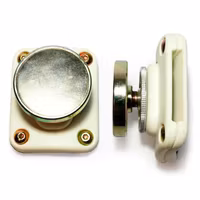 Guga Ribas - Lateral Magnetic Pouch - Vit