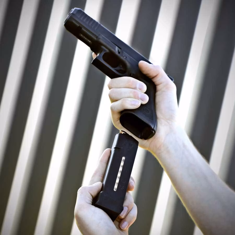 AC Unity - Glock 17 + 2 rds - 9mm