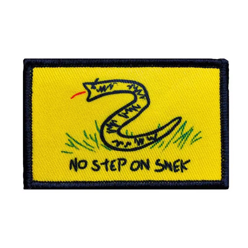 No step on snek - Gul med svart ram - Patch