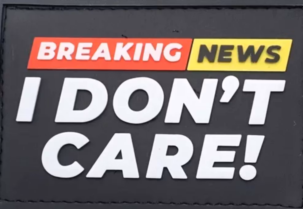 Breaking news i dont care - Patch - Pvc