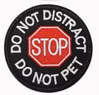 Do not distract - Do not Pet - Röd/Vit/Svart - Patch