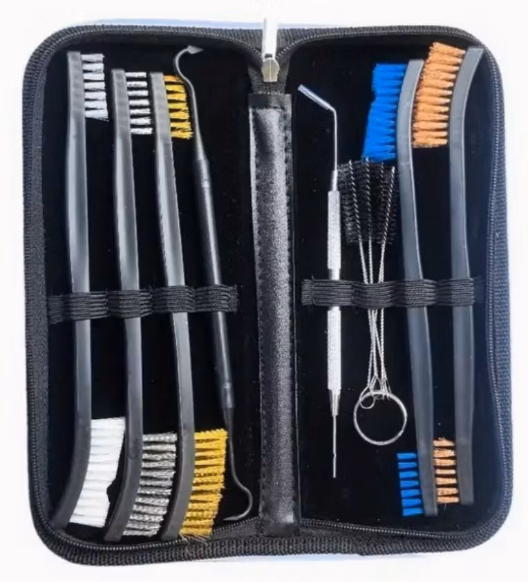 8-delars Vapenvårdsset – Borstar & Rengöringsverktyg