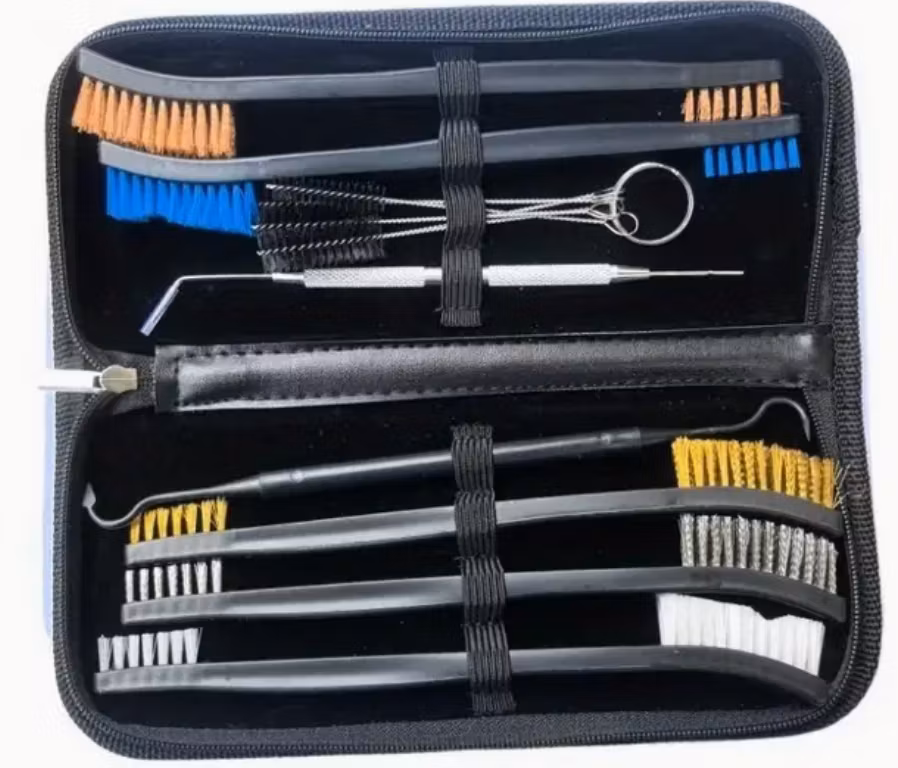 8-delars Vapenvårdsset – Borstar & Rengöringsverktyg