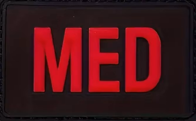 Med - Svart/Röd - PVC - Patch