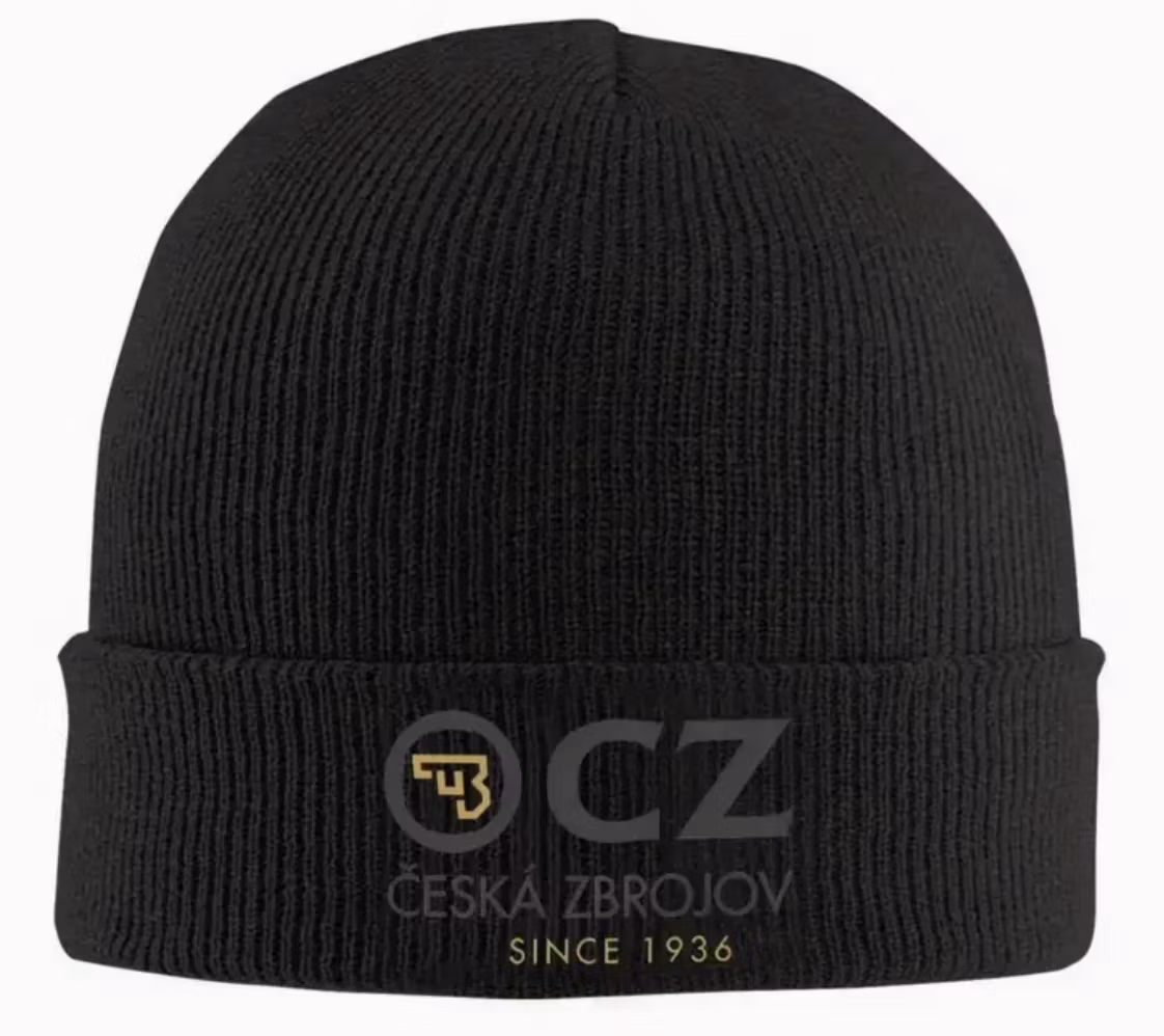 CZ - Svart Stickad Mössa