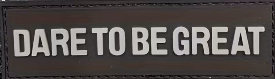 Dare to be great - Grå - Patch