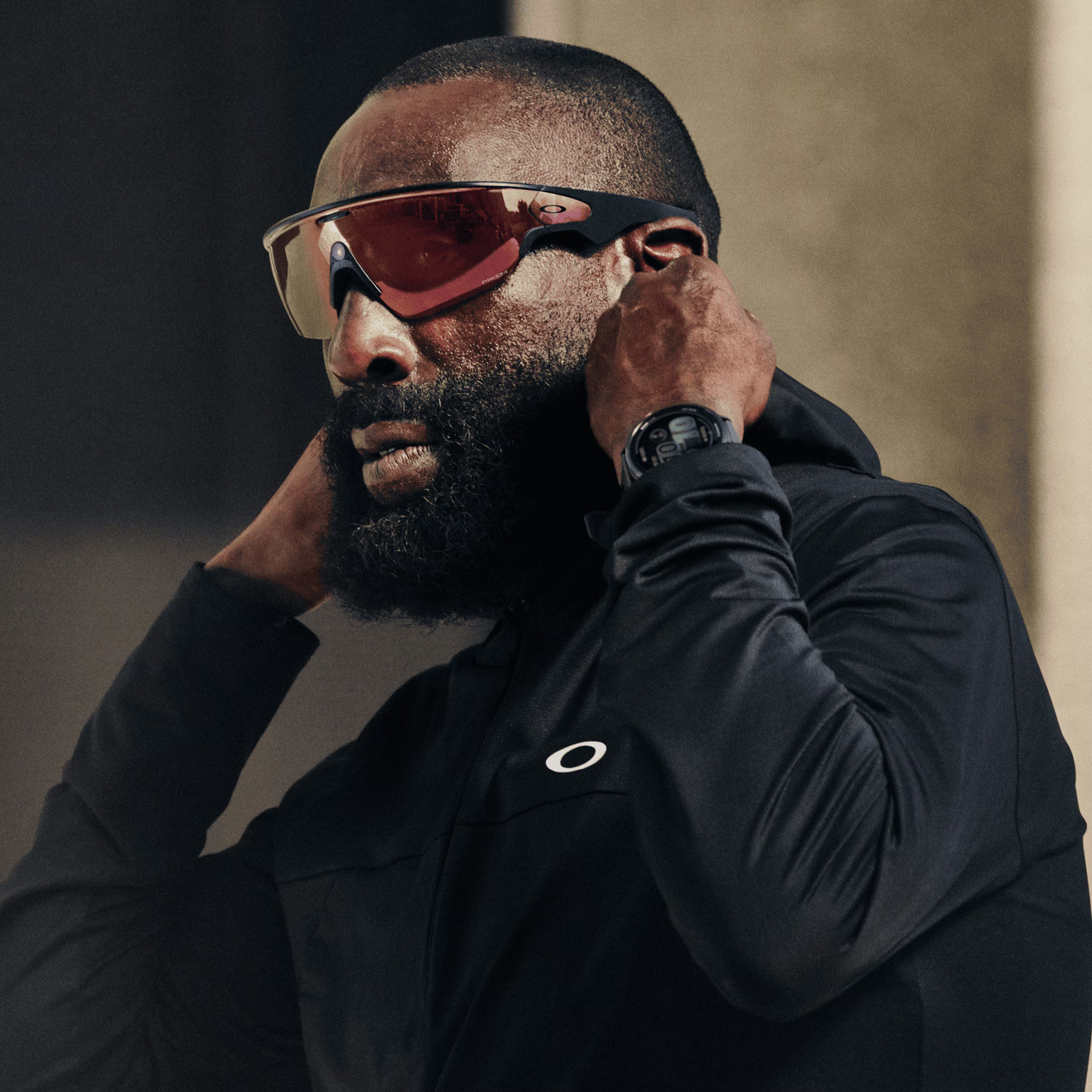 Oakley - Meta Vanguard - Prizm Transitions Ember / Transitions® Lense - Black Frame