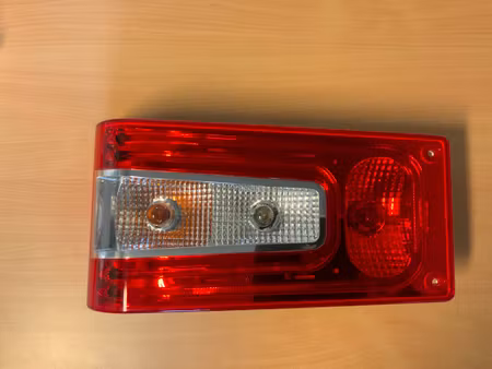 Baklykt Adria, Hella, høyre side, uten LED-striper rundt