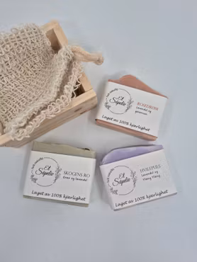 Liten treeske med 3 valgfrie såper og en såpepose