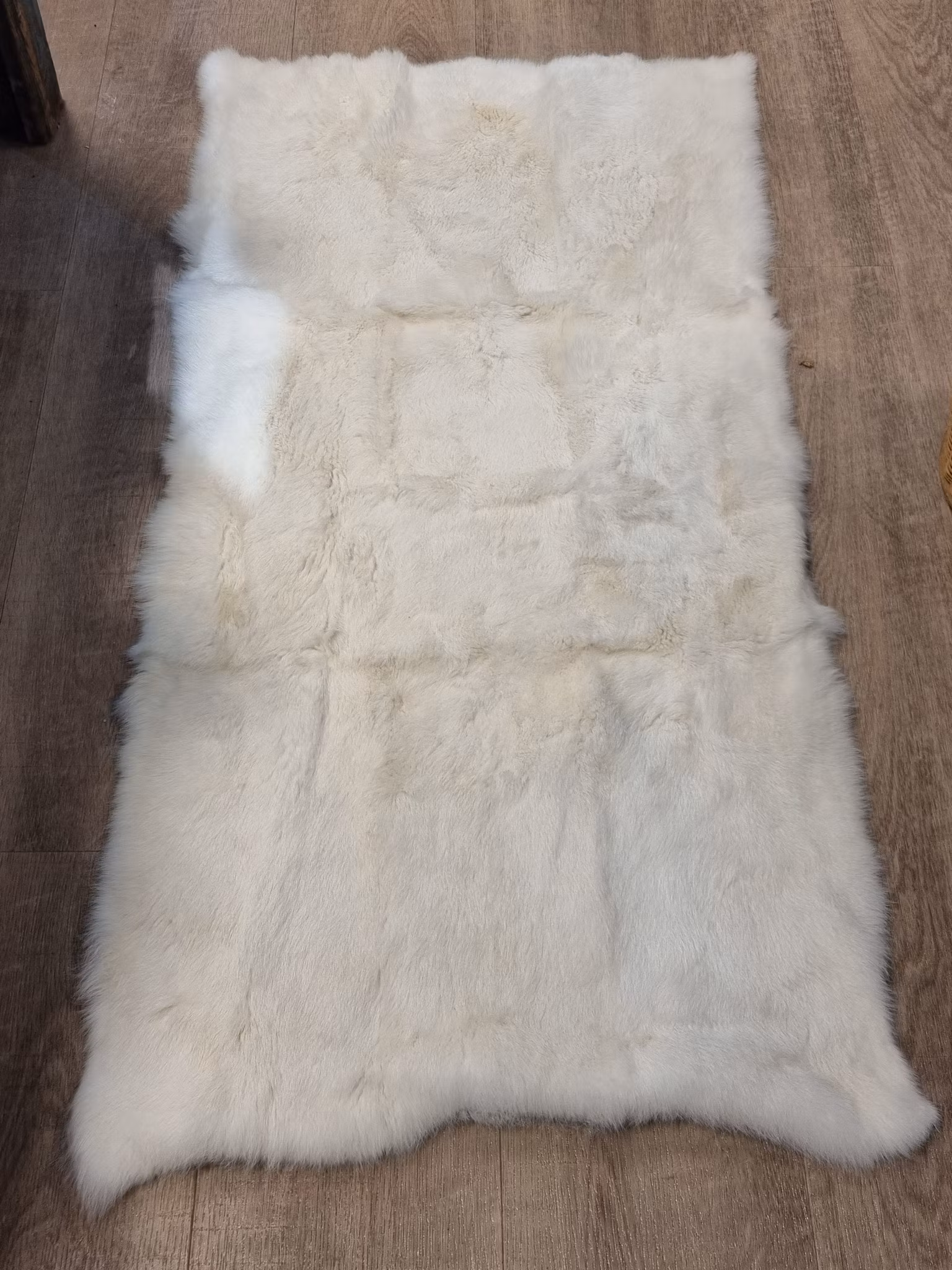 Teppe av kaninskinn