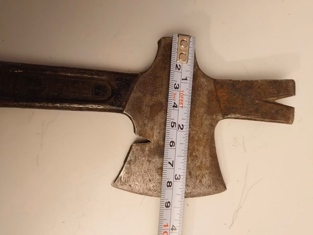 Multiverktøy med reklame for Viking-Melk