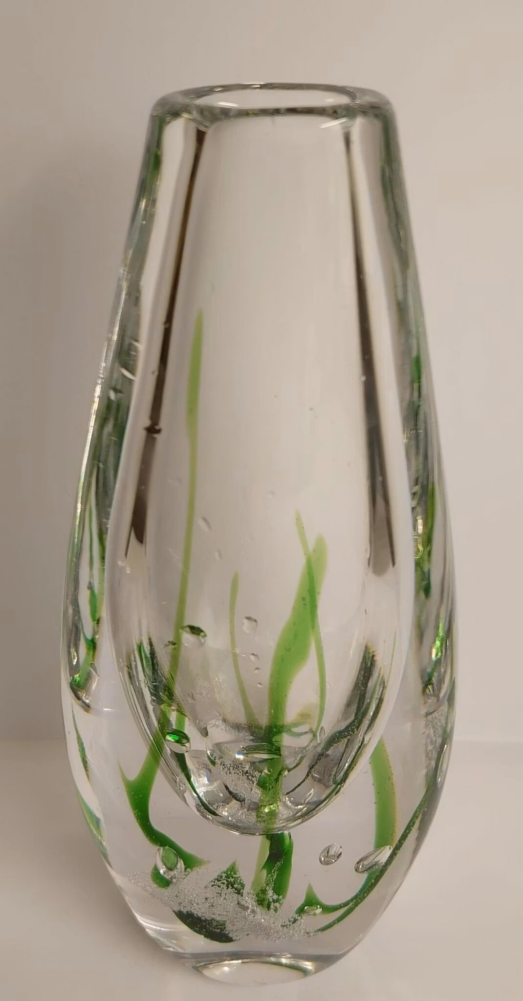 Kosta Boda Vicke Lindstrand. Sjøgress