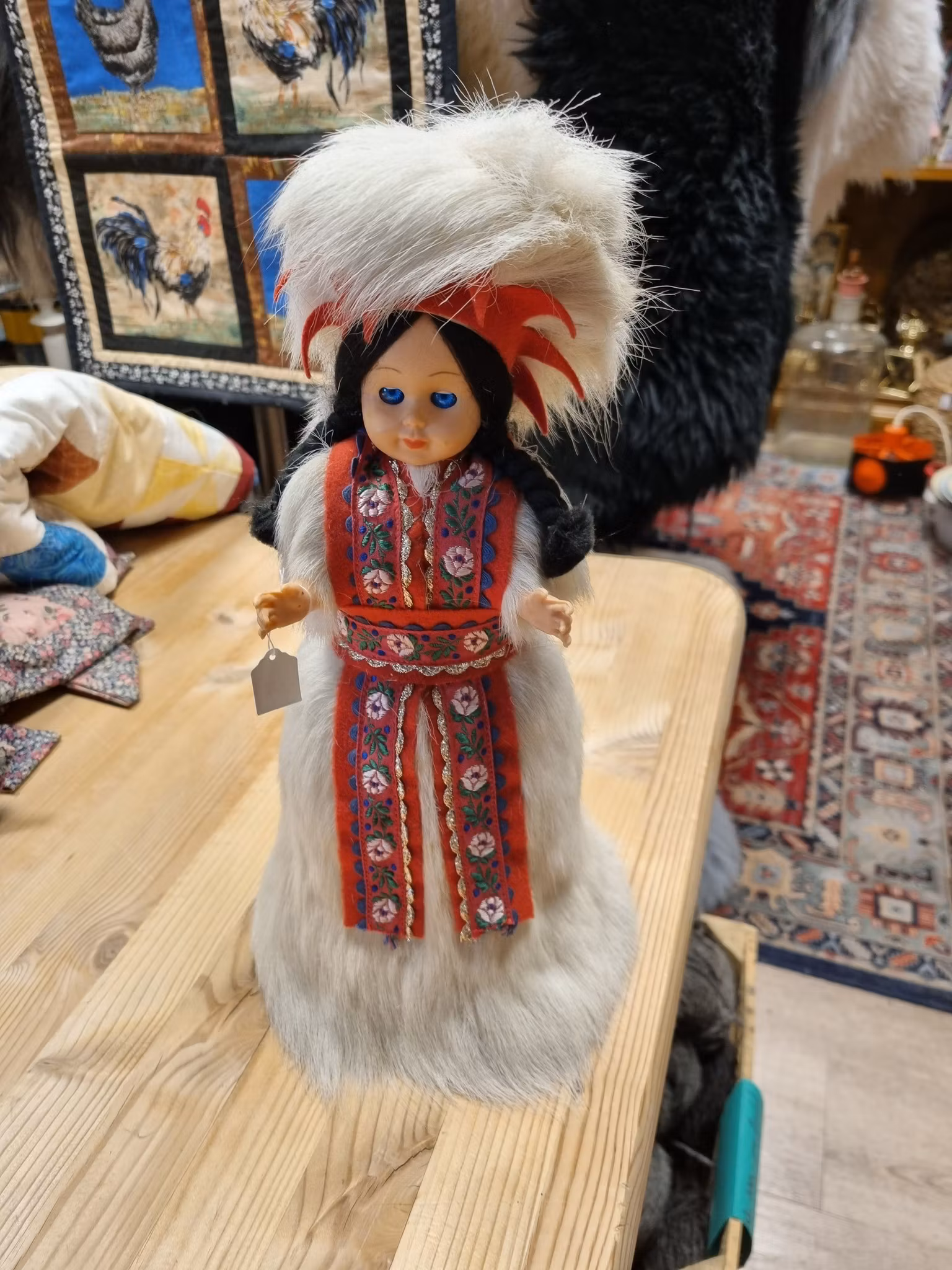 Dukke i reinsdyrskinn