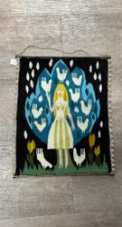Brodert flott veggoppheng.